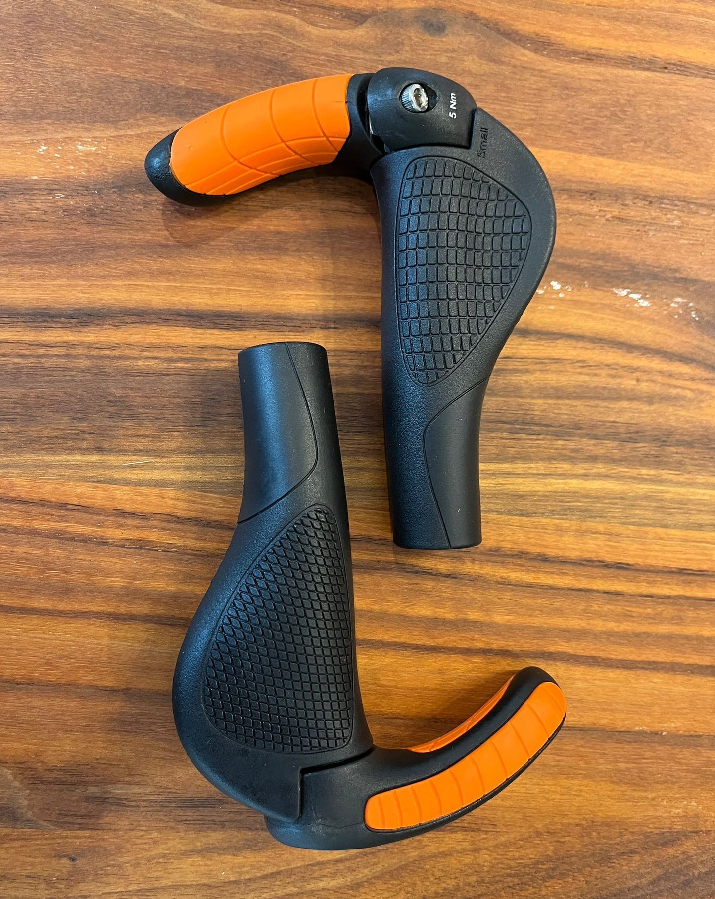 Ergon GP3 S Ergonomische Griffe Bar Ends Griffe Lock in KTM orange