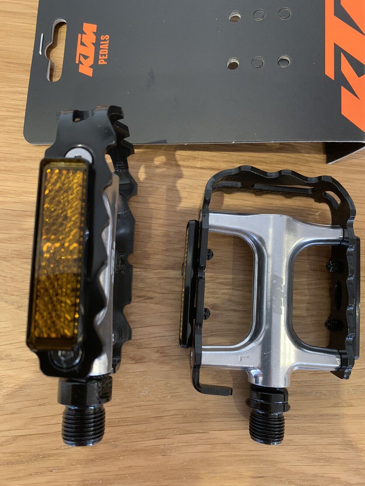 KTM Fahrrad Pedale, 2 Pedale, 1 Paar Alu Trekking für KTM und KTM ebikes silber