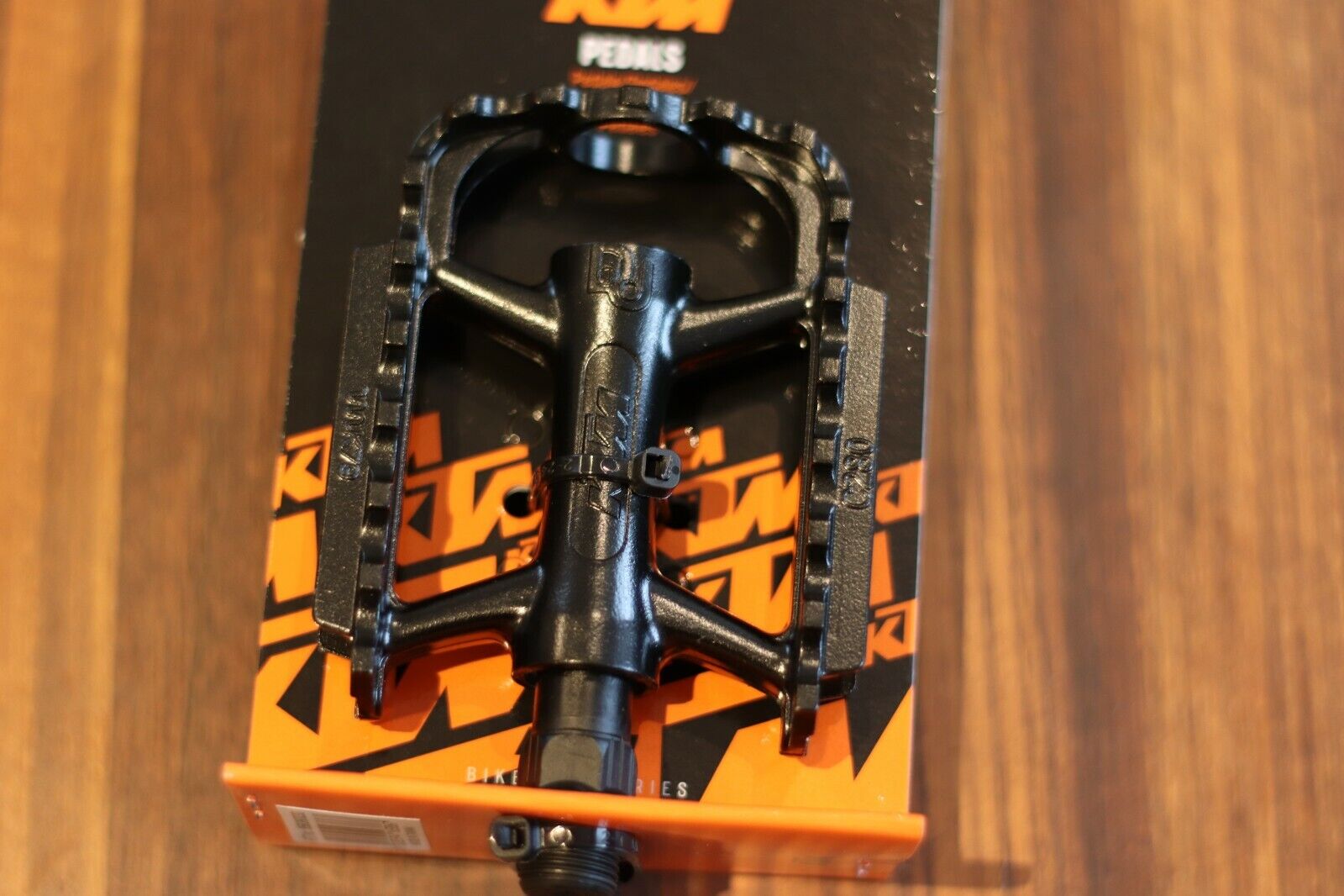 ktm pedale trekking light KTM Fahrrad Pedale, 2 Pedale, 1 Paar Alu Trekking für KTM's und KTM eb – KTM bikeparts and more