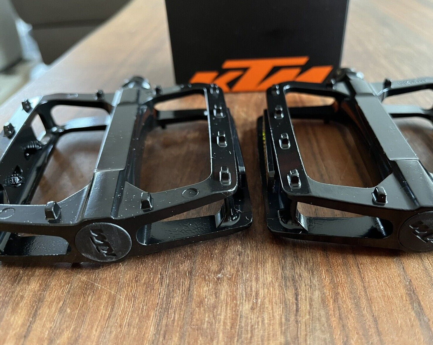 KTM Fahrrad Pedale, 2 Pedale, Bärentatzen Alu KTM Trail /BMX Pedals schwarz NEU